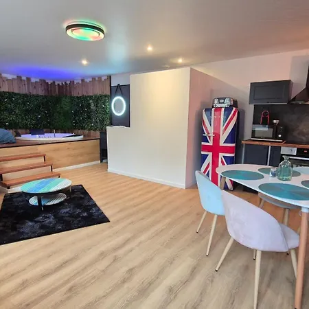 Balneo Nuits Tranquilles דירה *